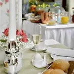 Hahn Hotell 3*