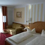 Hotel Hahn 3*